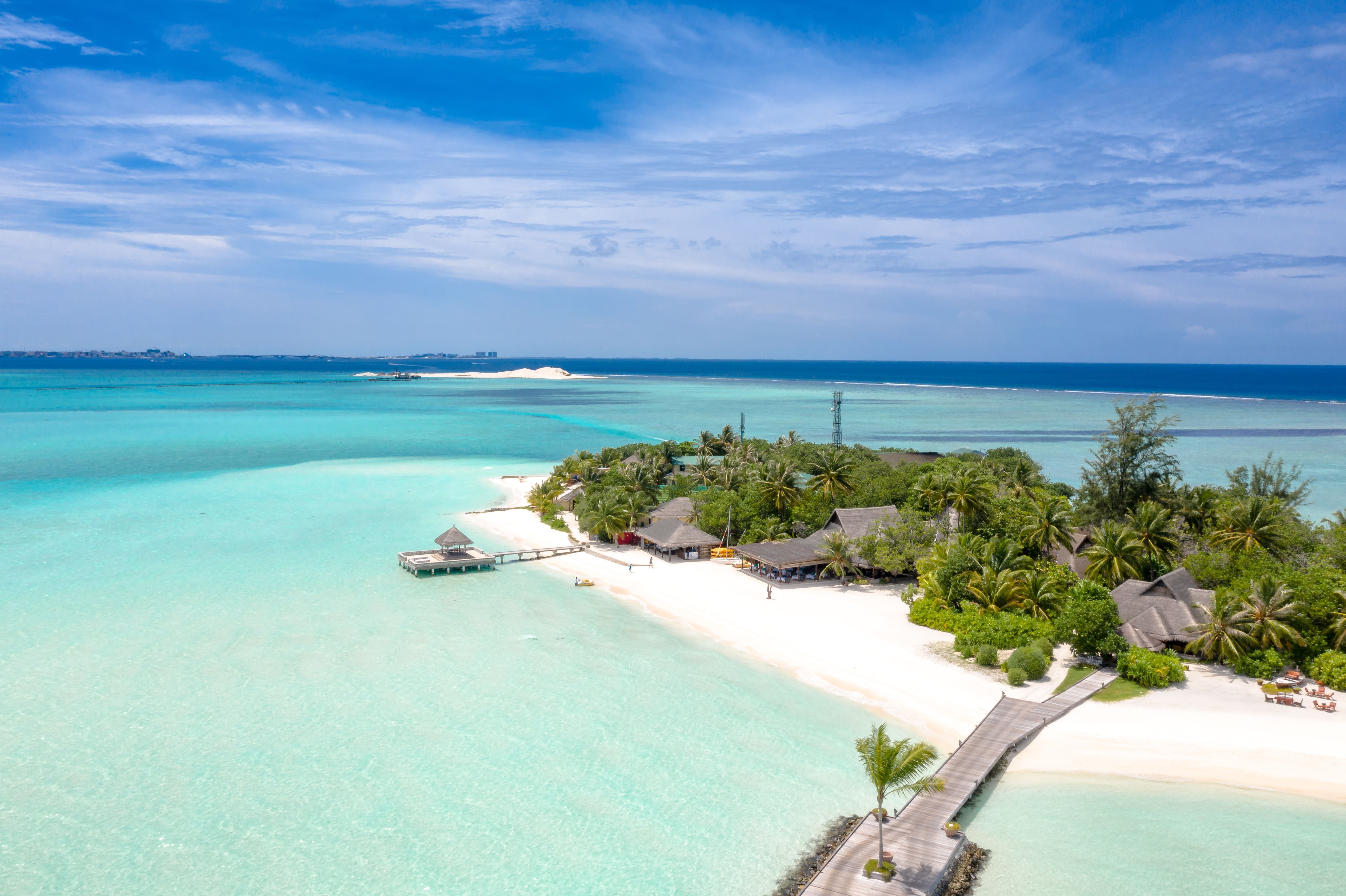 beach image - maldives